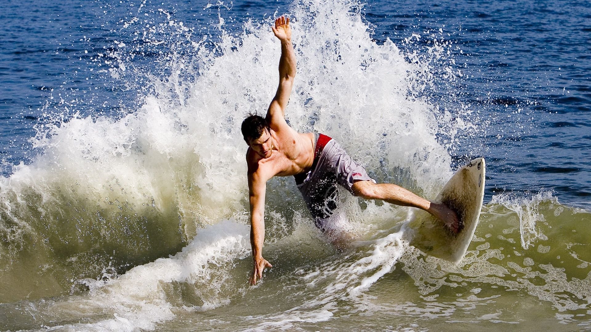 Scout重返赛场，首场惊艳发挥点燃瑞士观众热情爱游戏娱乐网址